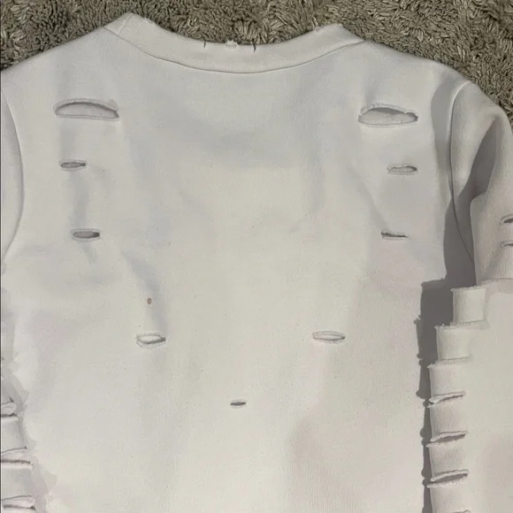 ALO Yoga Cream Distressed Long Sleeve Crop Top - Picture 5 of 6